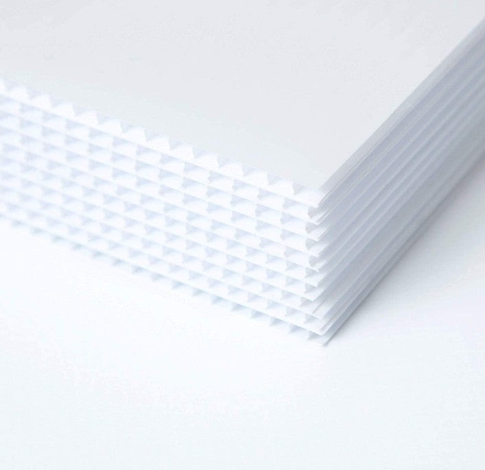 CARTON CORRUGADO BLANCO DE DOBLE CARA 48" X 96" - 3MM ESPESOR